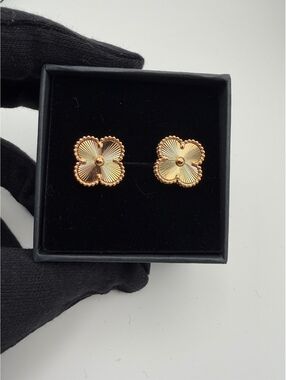 Elegant Rose Gold Plated Clover Leaf Motif Earrings